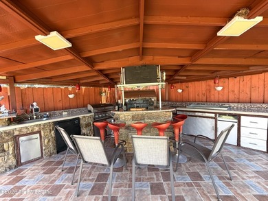 Exceptional opportunity to own a versatile 3-bedroom, 3-bath - photo 42