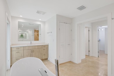 Completely rebuilt and enlarged in 2021, this exceptional modern - photo 44