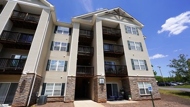Welcome to this beautifully maintained 3-bedroom, 2-bath - photo 1