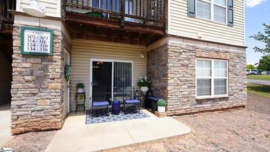 Welcome to this beautifully maintained 3-bedroom, 2-bath - photo 2