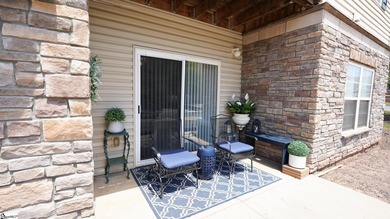 Welcome to this beautifully maintained 3-bedroom, 2-bath - photo 3