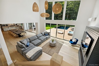 Set in the privacy of Hither Woods, this six bedroom, four and a - photo 15