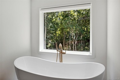 Set in the privacy of Hither Woods, this six bedroom, four and a - photo 18