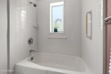Discover the timeless charm of this classic 1937 brick cottage - photo 18