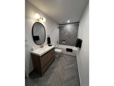 Set in the privacy of Hither Woods, this six bedroom, four and a - photo 23