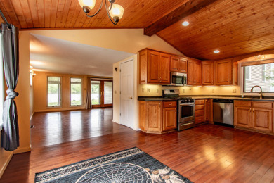 Affordable 3 Bed 2 Bath Year Round Lake Getaway! - photo 5