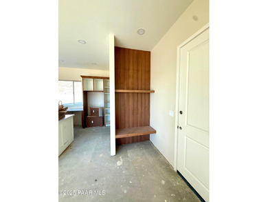 Nestled on 7 aces with sweeping views in Williamson Valley Ranch