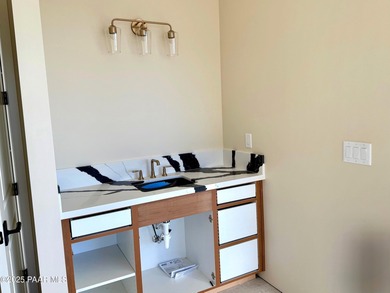 Nestled on 7 aces with sweeping views in Williamson Valley Ranch