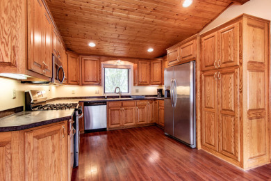 Affordable 3 Bed 2 Bath Year Round Lake Getaway! - photo 6
