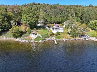 Phenomenal Crystal Lake setting for this exceptional property! - photo 2