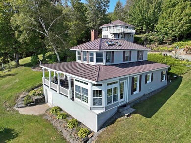 Phenomenal Crystal Lake setting for this exceptional property! - photo 4