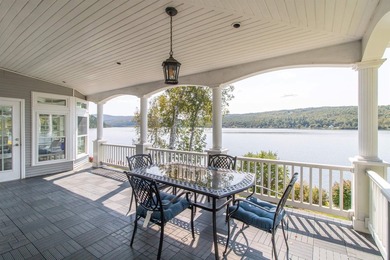 Phenomenal Crystal Lake setting for this exceptional property! - photo 10