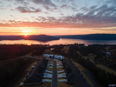 Lake Townhome/Townhouse For Sale in Guntersville, Alabama