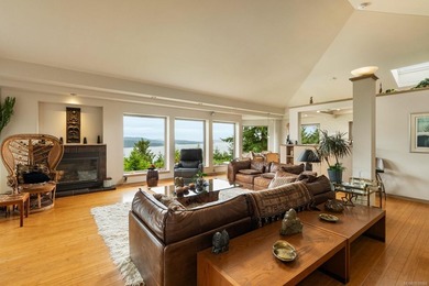 This exceptional 5-bed, 5-bath residence, envisioned and - photo 12