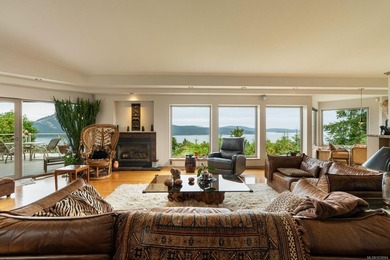 This exceptional 5-bed, 5-bath residence, envisioned and - photo 13