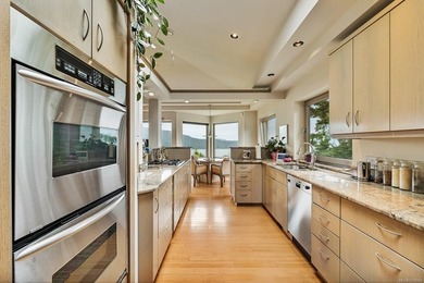 This exceptional 5-bed, 5-bath residence, envisioned and - photo 18