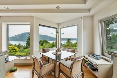 This exceptional 5-bed, 5-bath residence, envisioned and - photo 19