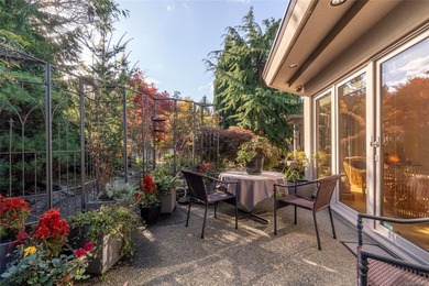 This exceptional 5-bed, 5-bath residence, envisioned and - photo 26