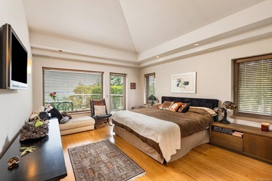 This exceptional 5-bed, 5-bath residence, envisioned and - photo 28