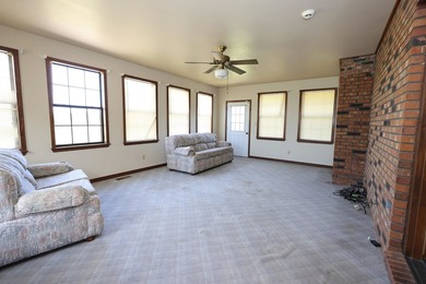 Welcome to Valley View Drive! This beautiful 3 bedroom, 3 - photo 31