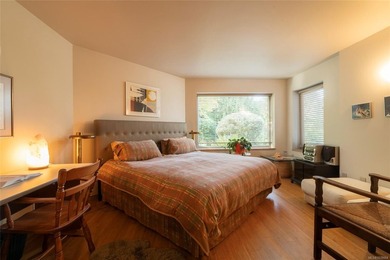This exceptional 5-bed, 5-bath residence, envisioned and - photo 43