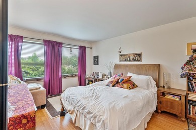 This exceptional 5-bed, 5-bath residence, envisioned and - photo 49