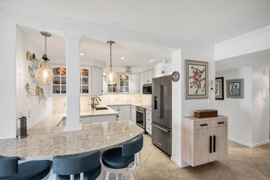 Renovated direct Gulf-front 2BR/2BA on Longboat Key. End-unit - photo 5