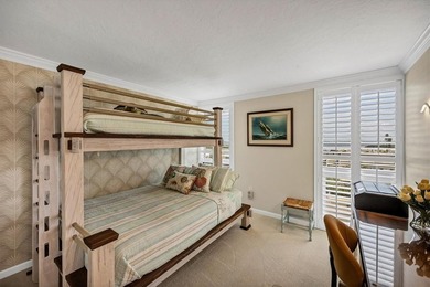 Renovated direct Gulf-front 2BR/2BA on Longboat Key. End-unit - photo 8