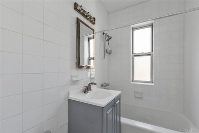 Bright and refreshed one-bedroom co-op at The Winthrop in Forest - photo 8