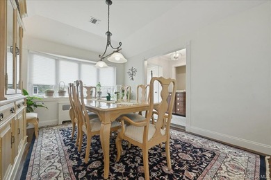 Welcome to this meticulously maintained, sun-drenched and - photo 13