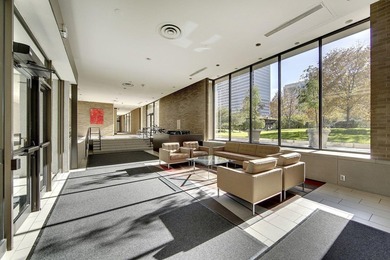 Welcome to your oasis in the heart of Minneapolis right off the - photo 14