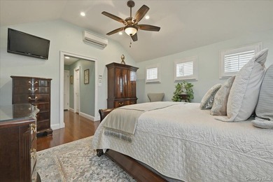 Welcome to this meticulously maintained, sun-drenched and - photo 17
