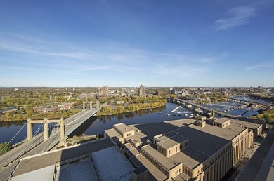 Welcome to your oasis in the heart of Minneapolis right off the - photo 19