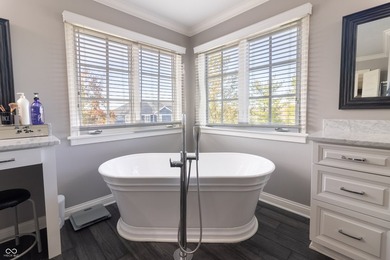 Perfectly positioned on a PRIVATE 1-ACRE WATERFRONT LOT in - photo 22
