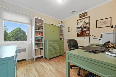 Welcome to this meticulously maintained, sun-drenched and - photo 23