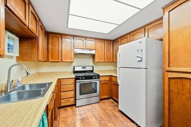 Discover comfortable living and excellent potential in the - photo 9