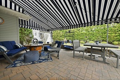 Welcome to this meticulously maintained, sun-drenched and - photo 32