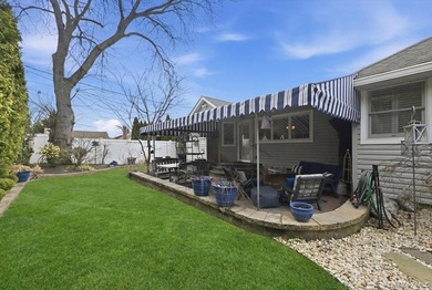 Welcome to this meticulously maintained, sun-drenched and - photo 35