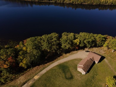 End-of-the-road privacy meets stunning riverfront living in this - photo 35