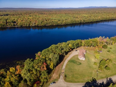 End-of-the-road privacy meets stunning riverfront living in this - photo 47