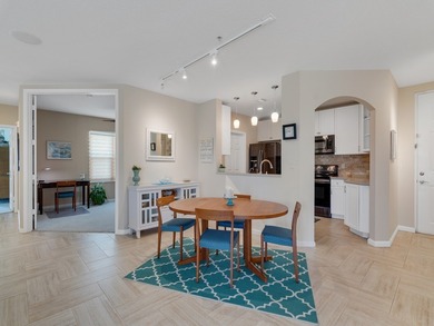 Pack your toothbrush and move right in! This spacious 3/2 unit - photo 4