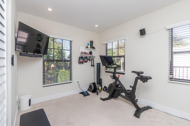 Fully rebuilt in 2021, this beautiful 3 bd/2.5 bath Spanish - photo 12