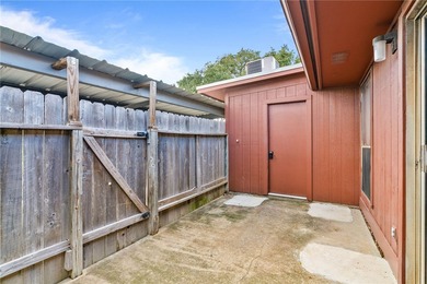 Welcome to this beautifully updated end-unit townhouse in the - photo 15