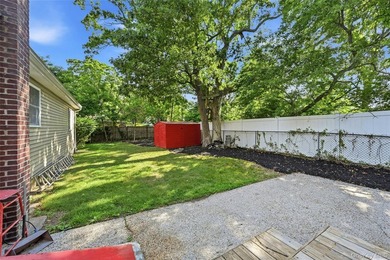 Welcome home to this beautifully maintained, move-in ready ranch - photo 18