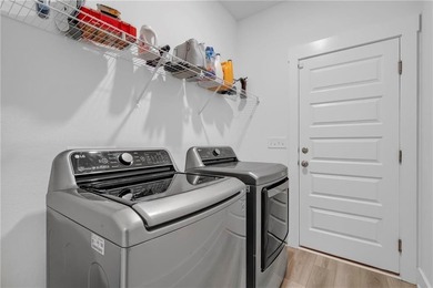 $5K Seller Concession with acceptable offer by 6/30! Don't miss - photo 30