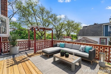 Welcome to this perfectly located home in the heart of Bayside - photo 10