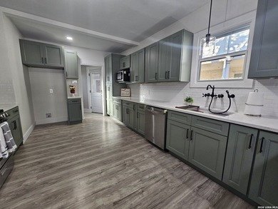 Fully renovated 3-bedroom, 2-bath home offering the perfect - photo 13