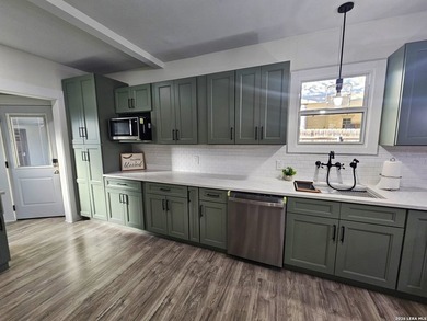 Fully renovated 3-bedroom, 2-bath home offering the perfect - photo 15