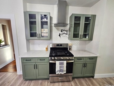 Fully renovated 3-bedroom, 2-bath home offering the perfect - photo 18