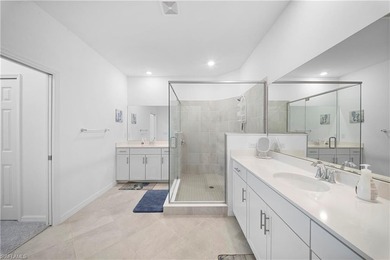 Beautifully appointed 3-bed 2-bath second-floor coach home with - photo 22